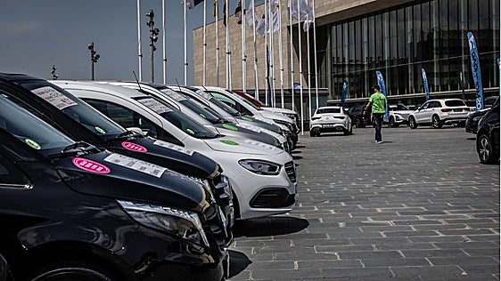La fiebre de los coches eléctricos tensiona la caja común y Hacienda recauda 37 millones menos este año