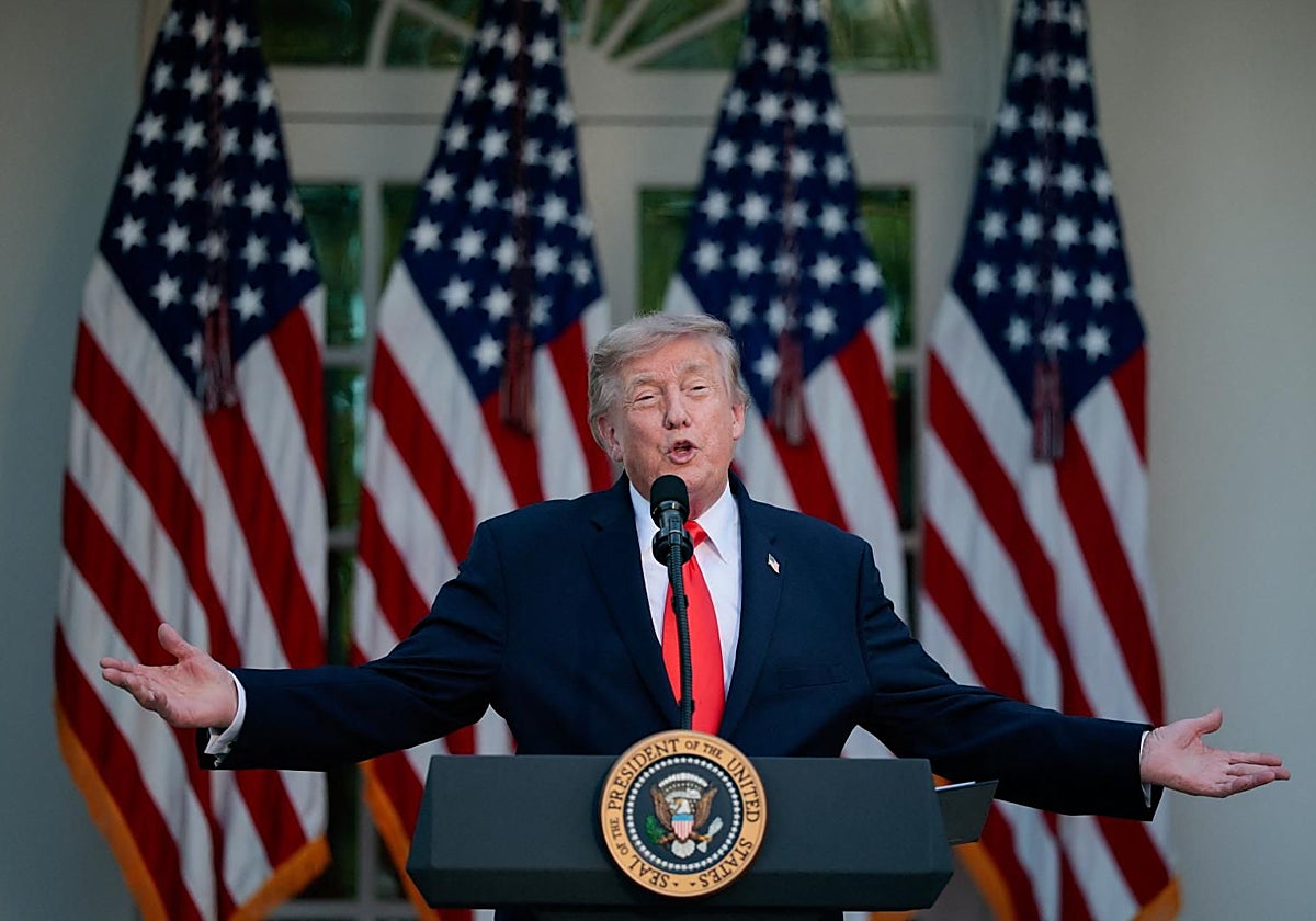 Trump, ABD'li teknoloji şirketlerine vergi uygulanması halinde Avrupa'yı yüzde 100 gümrük vergisiyle tehdit ediyor