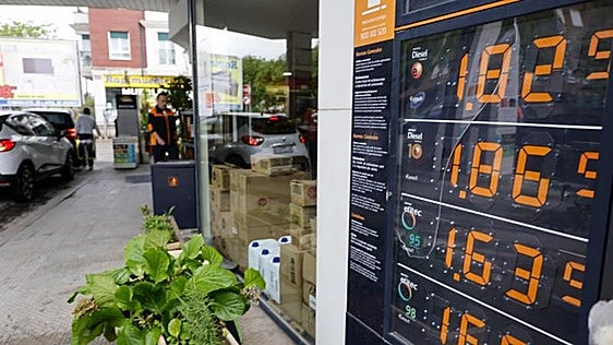 El Gobierno pone bajo lupa a las gasolineras y publicará la 'lista negra' para denunciar los abusos