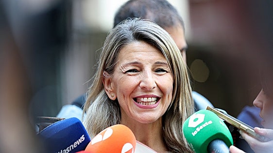 Díaz quiere obligar a las empresas a revelar los salarios por sexo y categoría y concretar el porqué de los ascensos