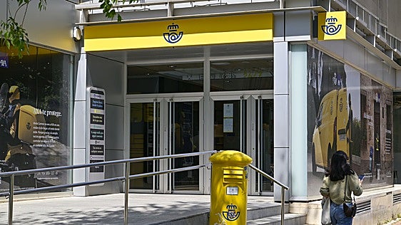 Los trabajadores de Correos se movilizan para denunciar la pérdida de un tercio de la plantilla en una década