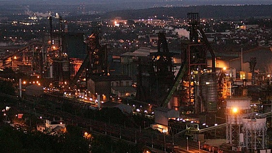 Red Eléctrica corta la luz a la gran industria por segunda vez este año
