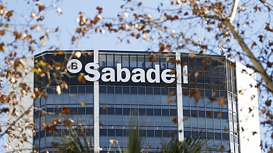 El ex consejero del Sabadell que apoyó la opa del BBVA vende el 1,5% de su participación