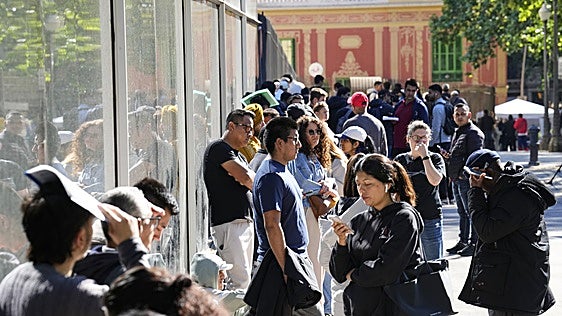 La regularización dispara la afiliación extranjera, que alcanza un nuevo récord con 3,5 millones de cotizantes