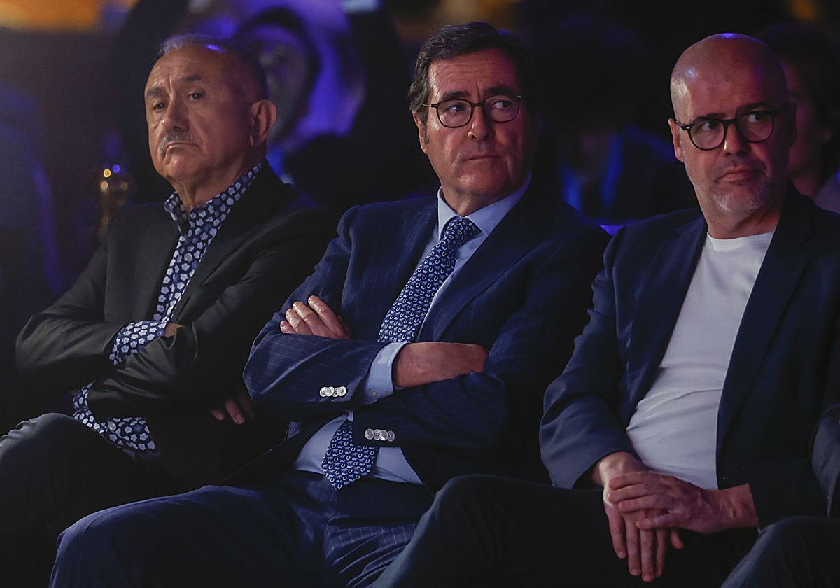El Gobierno enfada al diálogo social, que afronta sus horas más bajas
