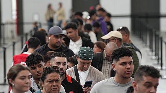 La Seguridad Social suma casi medio millón de afiliados extranjeros en un año por el impulso de la regularización