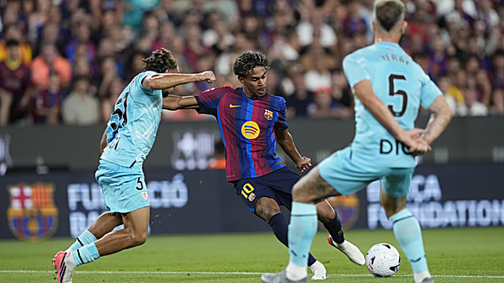 Telefónica cierra con Dazn la distribución de LaLiga hasta 2032 por 1.630 millones