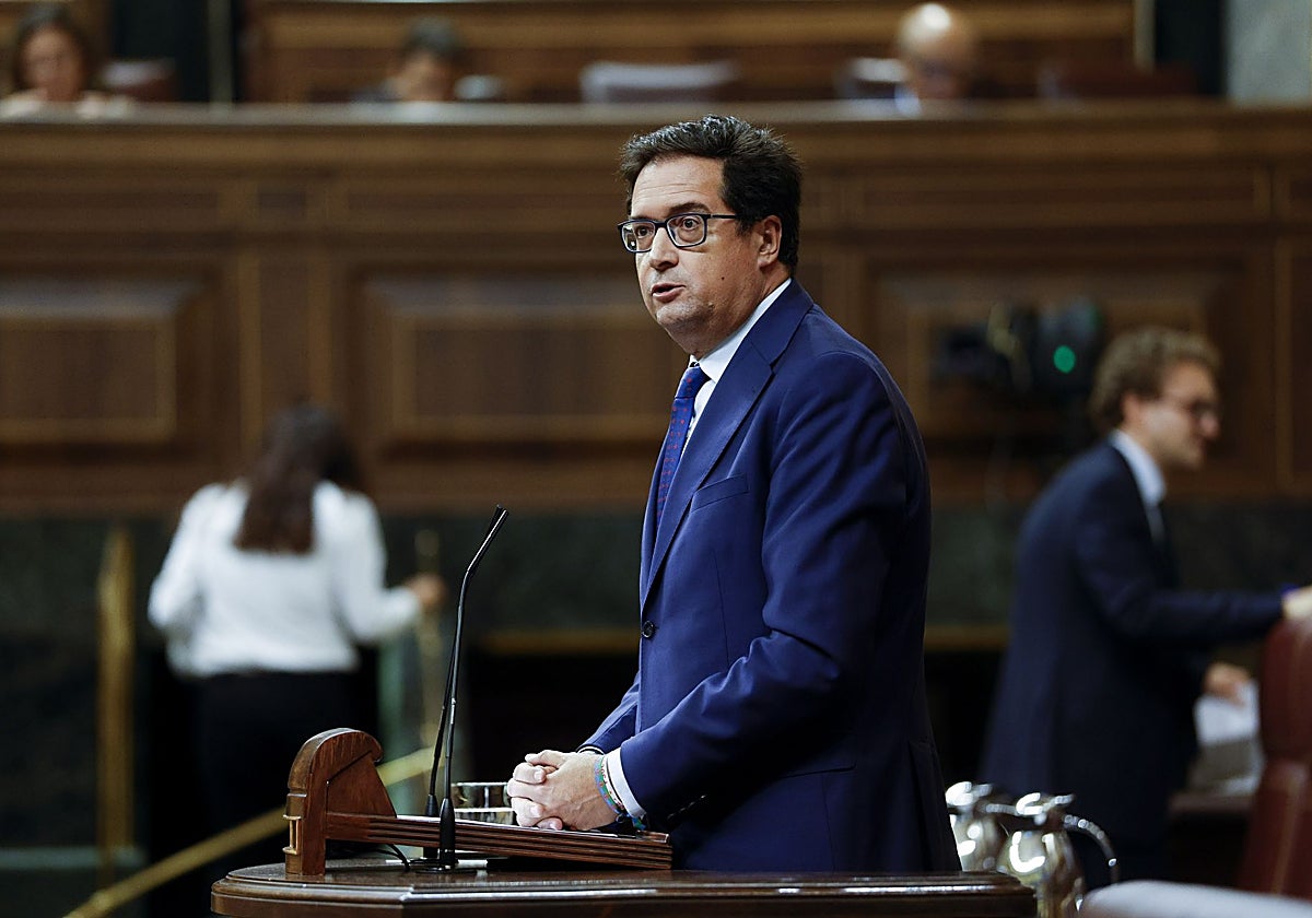 El Gobierno ofrece una nueva ley para limitar la consideración de los agentes sociales como 'lobbies'
