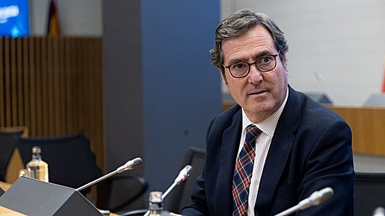 La CEOE da marcha atrás y no impugnará la huelga general del 11-N