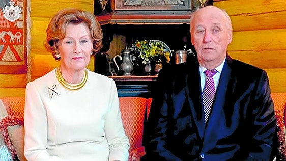 Harald y Sonia de Noruega, 35 años de una monarquía que se tambalea