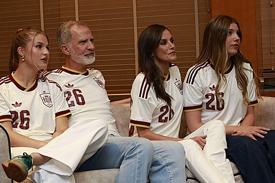 La camiseta de fútbol cambia de vestuario
