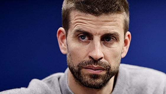 Gerard Piqué despide a su abuela paterna junto a Clara Chía