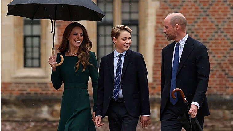 El príncipe George llega a Eton, el colegio que forma a la élite británica