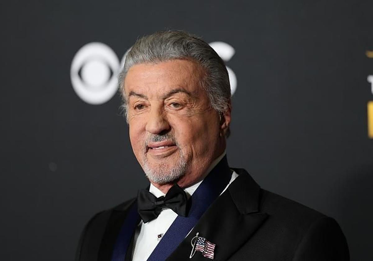Sylvester Stallone en la alfombra roja de los Kennedy Honors de 2025.