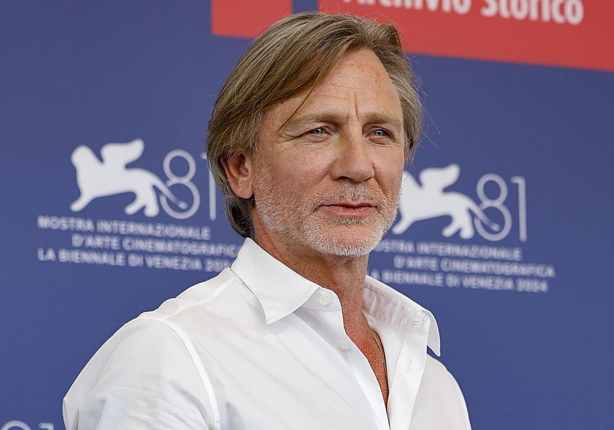 El actor estadounidense Daniel Craig posa durante la sesión fotográfica de la película «Queer».
