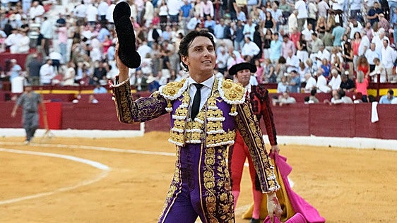 Roca Rey, relacionado con una joven de Pamplona tras su ruptura con Tana Rivera