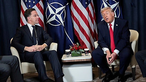 Trump vuelve a cargar contra España tras reunirse con Rutte: «Es un espectáculo horroroso»