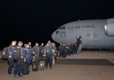 Estados Unidos despliega ya su músculo militar y financiero para auxiliar a Venezuela