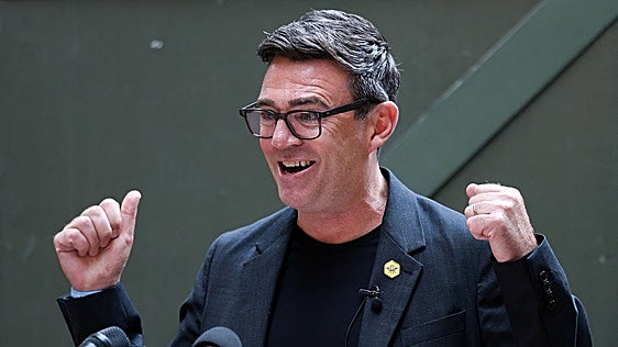 Burnham delinea su plan para intentar gobernar el Reino Unido