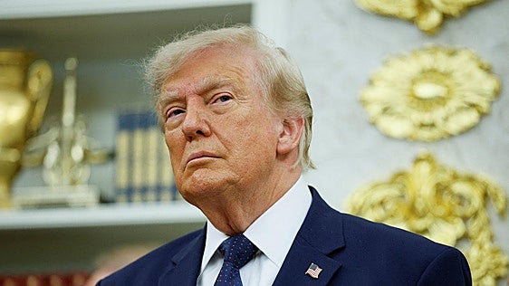 Trump retoma sus amenazas de quitar todas sus tropas de Europa por su disputa por Groenlandia