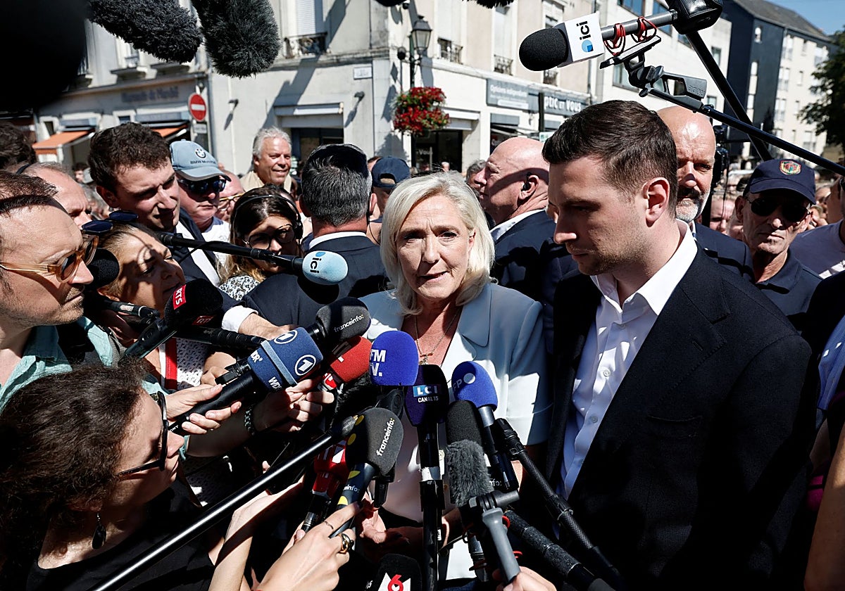 Le Pen aprovecha su periplo judicial para impulsar su campaña presidencial