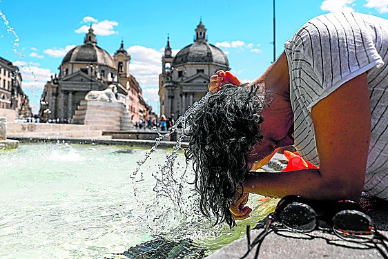 Roma busca la solución al calor