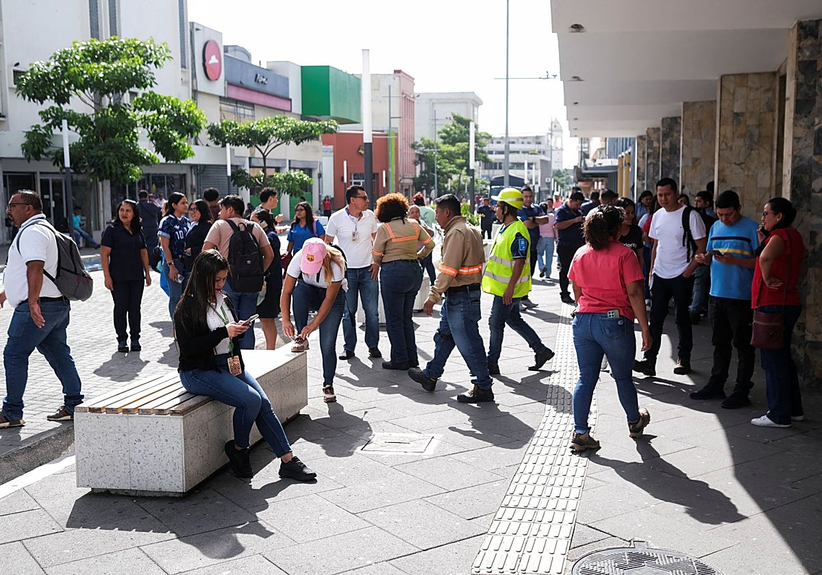 Alerta de tsunami en México y Guatemala tras un terremoto de magnitud 7,4