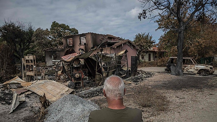 El fuego arruina la temporada estival en el turístico suroeste de Francia