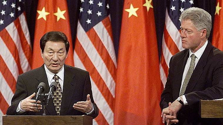 Fallece el ex primer ministro Zhu Rongji, cerebro de la integración de China en la economía global
