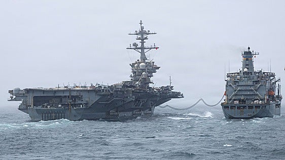 El portaaviones 'USS Abraham Lincoln' abandona Oriente Medio dejando una estela de polémica
