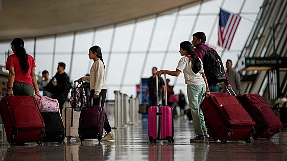 Un tribunal federal anula la suspensión de visados ordenada por Trump a 75 países