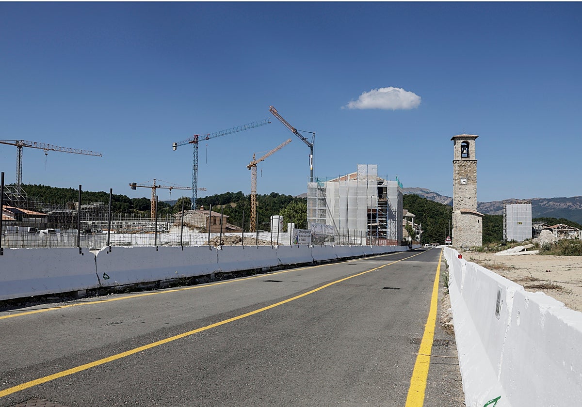 La «desastrosa» reconstrucción de la localidad italiana de Amatrice diez años después del terremoto