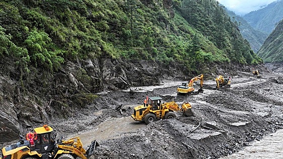El temor a una segunda riada paraliza las labores de rescate en Nepal cuando todavía hay 1.500 desaparecidos