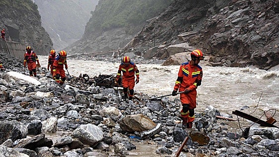 Localizan con vida a dos de los tres españoles desaparecidos en Nepal