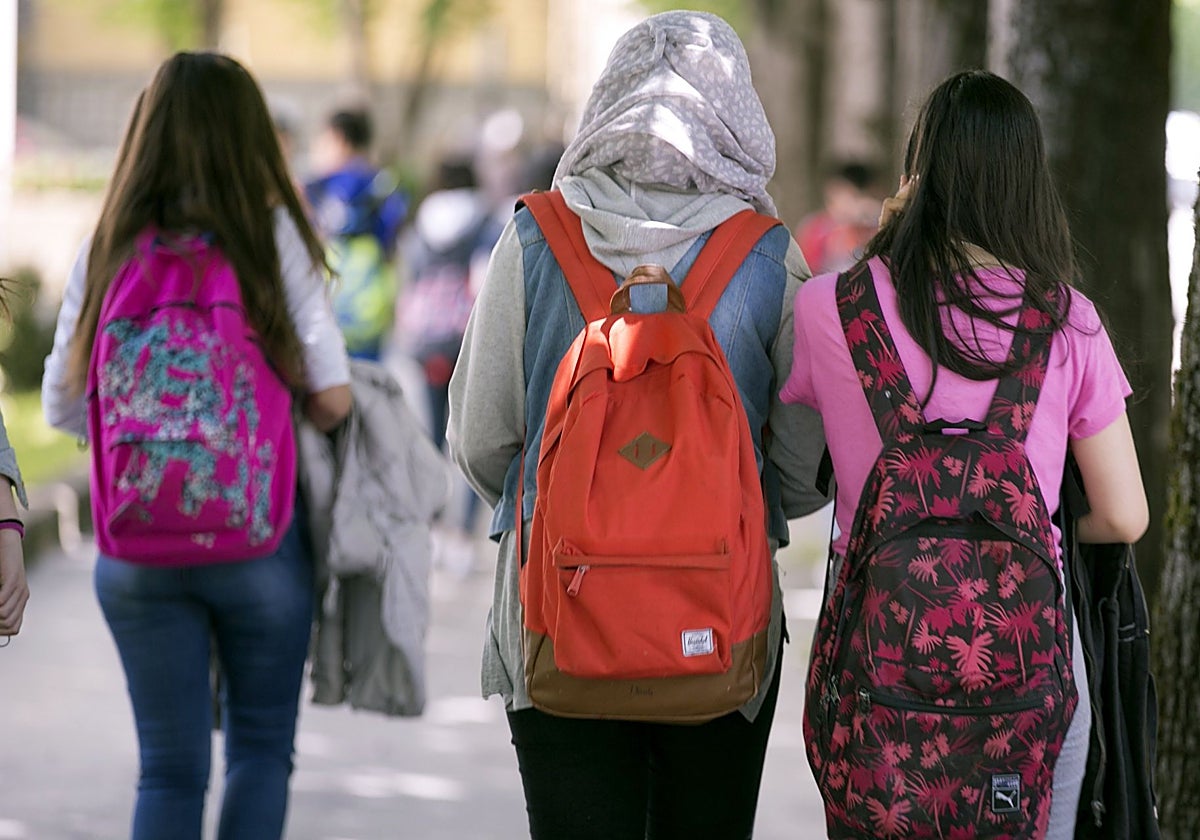 Zúrich prohíbe el uso del velo islámico en escuelas y guarderías