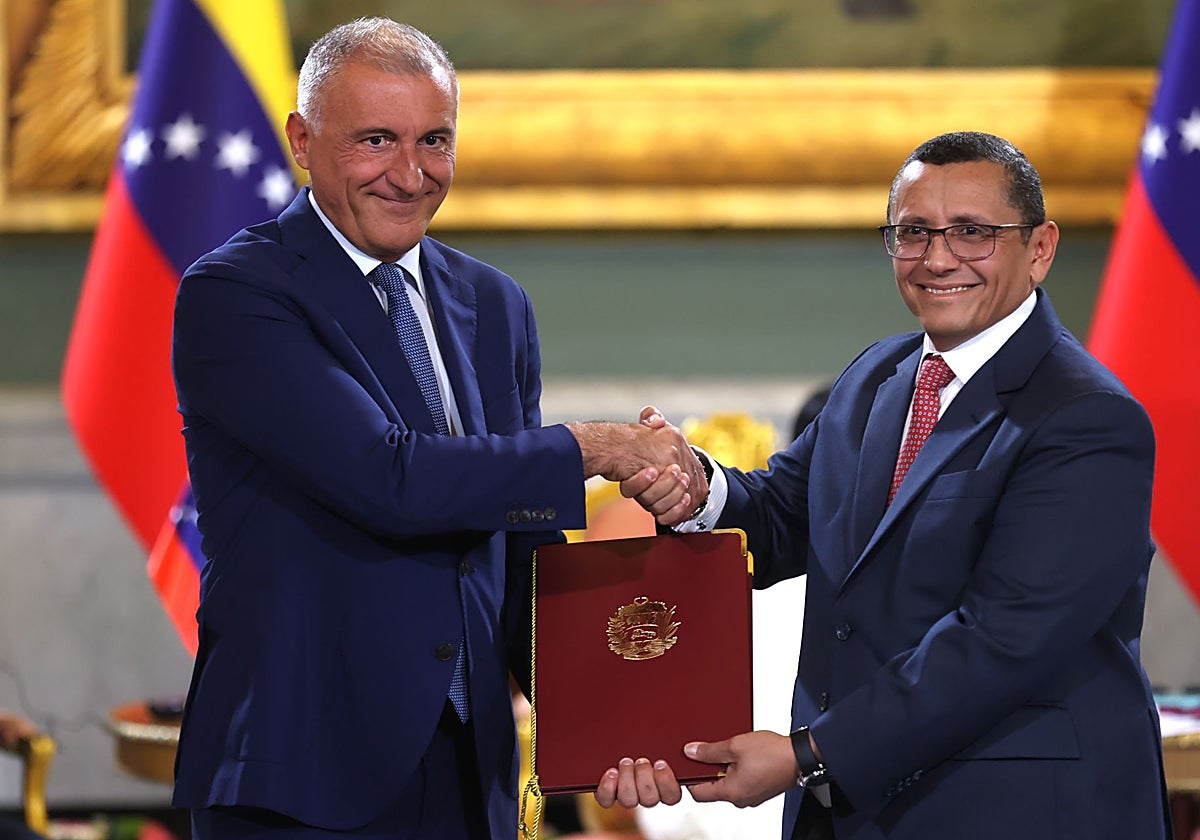 Trump formaliza la entrada de EE UU en el petróleo venezolano y decidirá su reparto