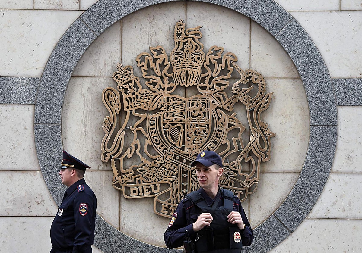 Detenido un guardia de la embajada británica en Moscú por espiar para Ucrania