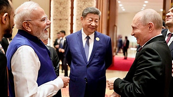 Xi acude a India dispuesto a abrazar más fuerte a Modi