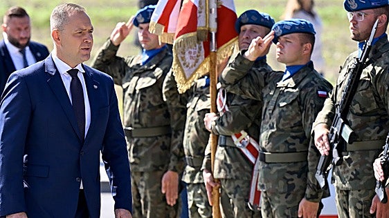 Polonia ultima sus conversaciones con Trump para ampliar las tropas estadounidenses en su territorio