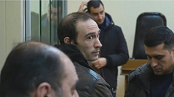 Azerbaiyán indulta a un francés tras levantar la UE las sanciones a dos oligarcas rusos