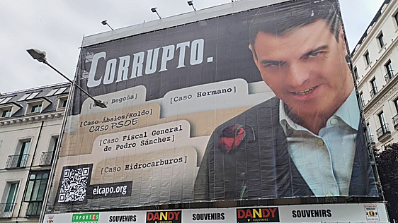 La Audiencia avala el archivo de la causa por la lona de Hazte Oír que llamaba «corrupto» a Sánchez: «Era crítica política»