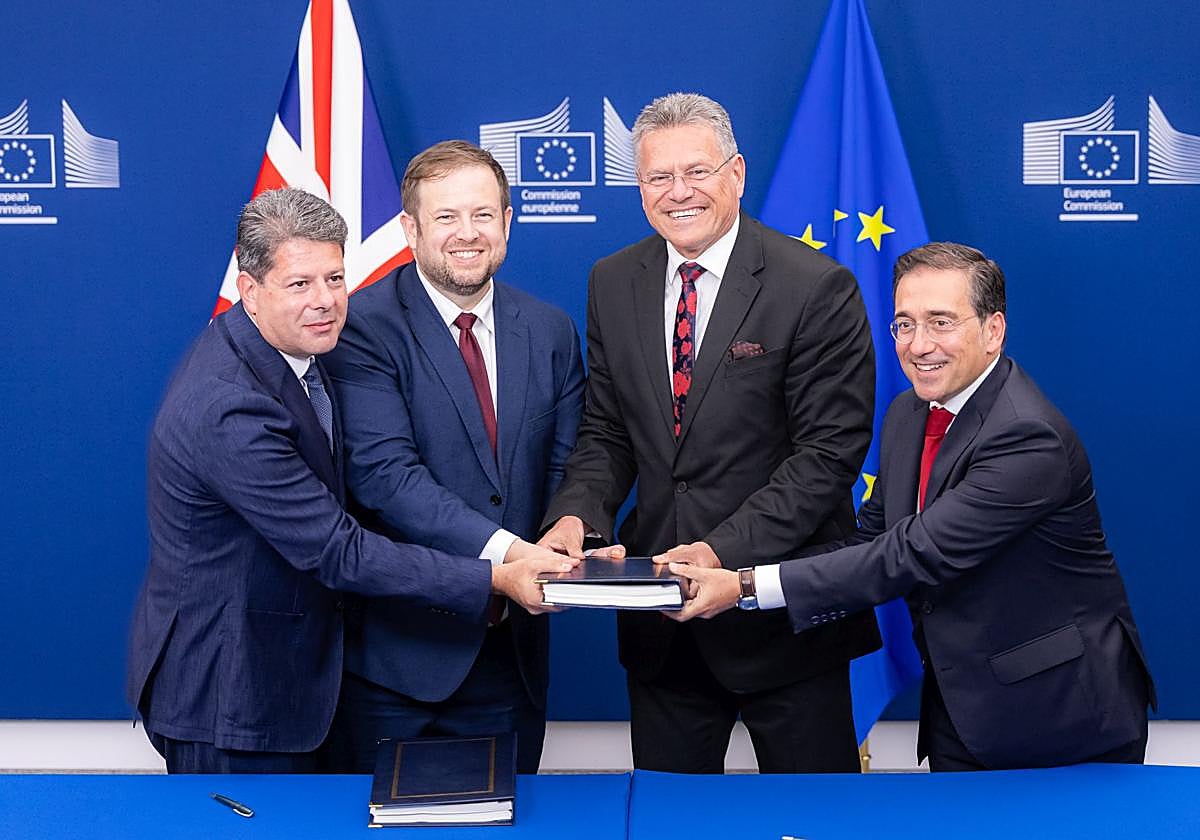 La UE y Reino Unido firman el acuerdo que acaba con la verja de Gibraltar