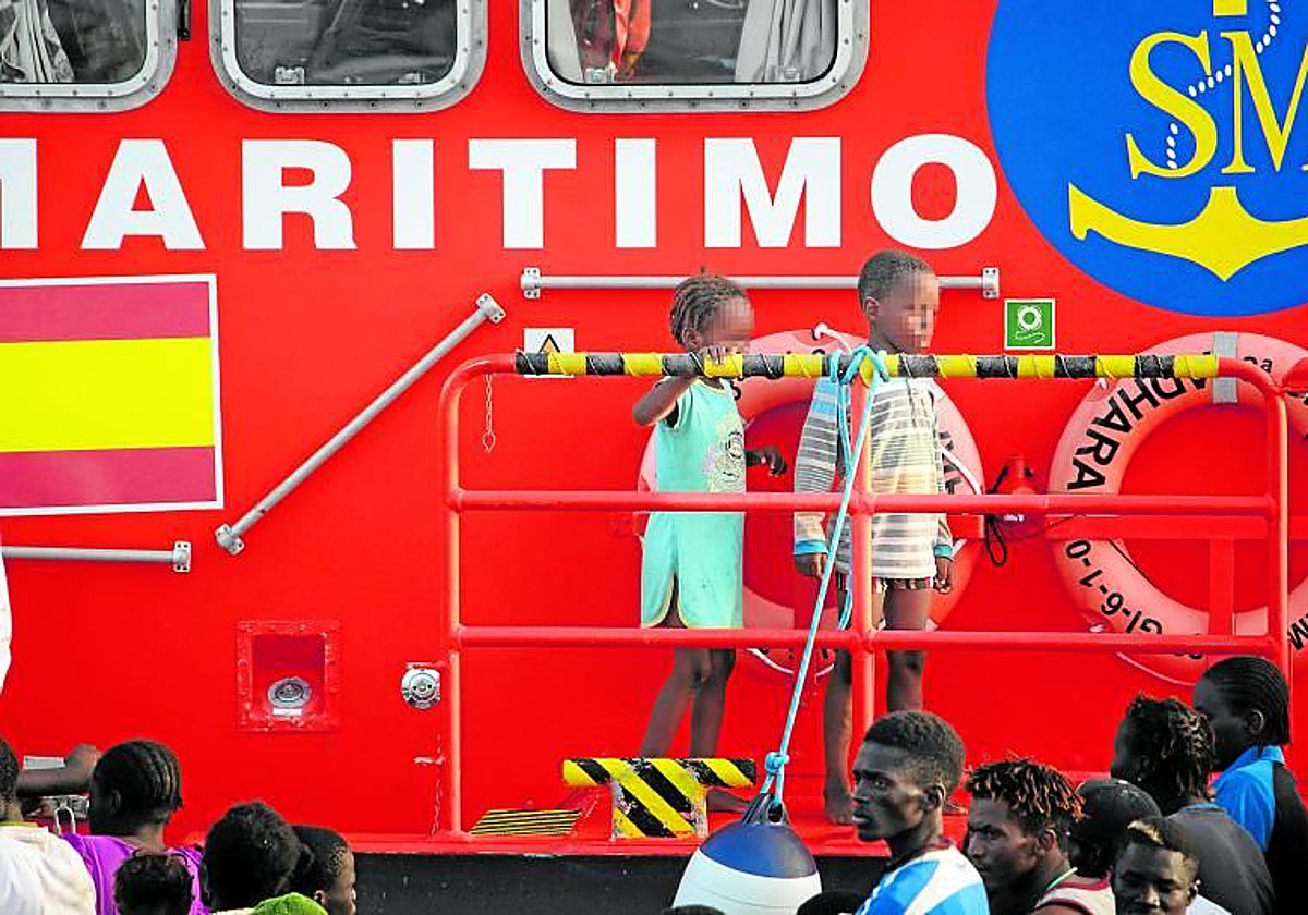 La prioridad nacional de Vox acaba en la Fiscalía por retirar la paga a menores migrantes en Aragón