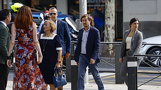 Conflicto por las 'cloacas': Pedraz amenaza con una guerra si el primer juez del caso no se inhibe