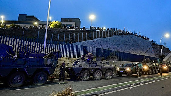 Bruselas ofrece más apoyo a España con un despliegue de Frontex para «controlar la frontera» en Ceuta