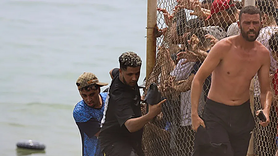 El Gobierno ignoró más de 20 avisos de que Marruecos planeaba usar la inmigración como ariete en su «guerra híbrida» contra España