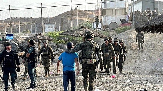 Marruecos usa una institución humanitaria de parte para acusar a España de maltrato a los inmigrantes de Ceuta