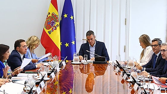 El Gobierno encalla en Ceuta tras un mes de crisis migratoria que cuestiona su gestión