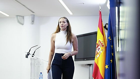 El PP señala que Sánchez sigue «un poco escocido» con el Rey por Paiporta: «Felipe VI se quedó y él se largó»