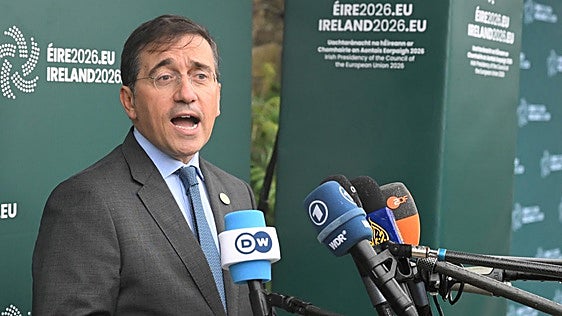 Albares pide a la UE que exhiba «la misma solidaridad» en Ceuta que en el resto de fronteras europeas